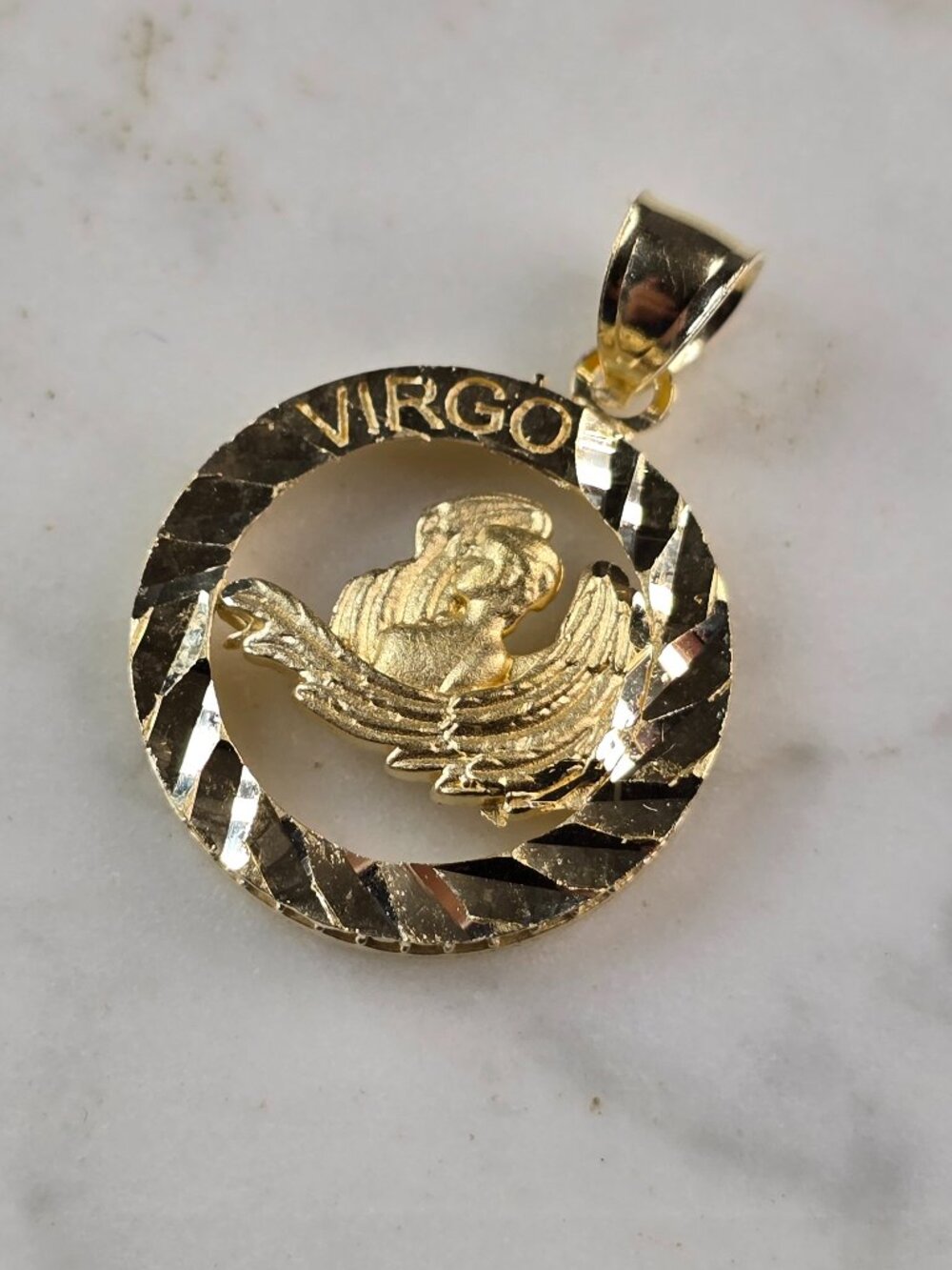 Womens Vintage Estate Gold Tone Zodiac Virgo Pendant E2399